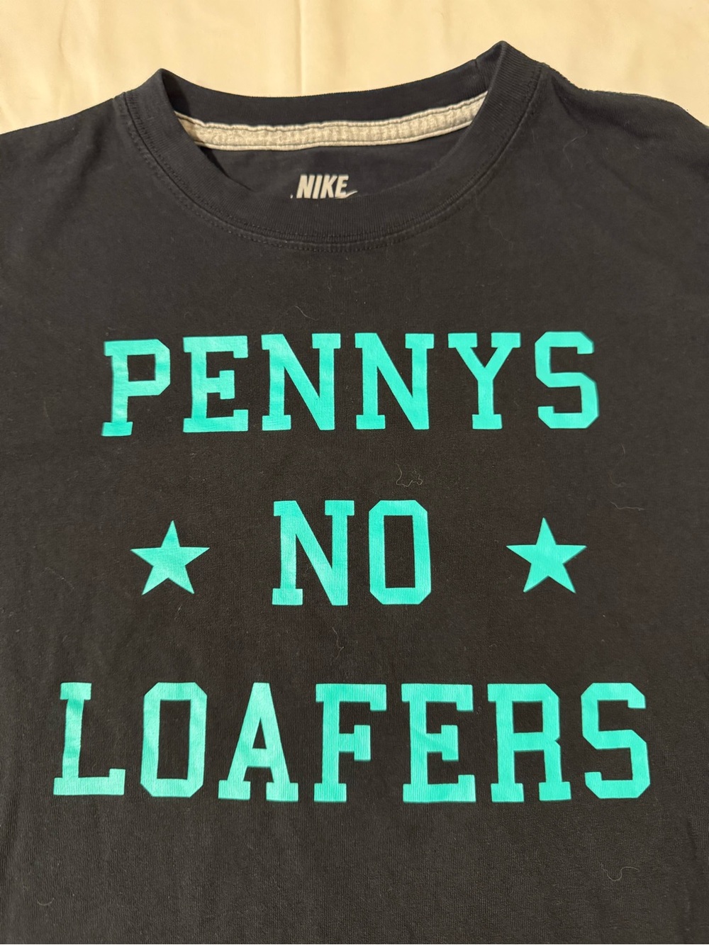 Vintage Nike Men’s Black Graphic Tee “Pennys No Loafers” - Picture 2 of 8